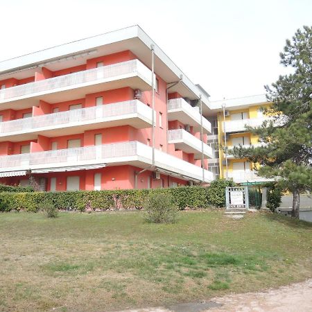 Condominio Biloba Bibione Exterior foto