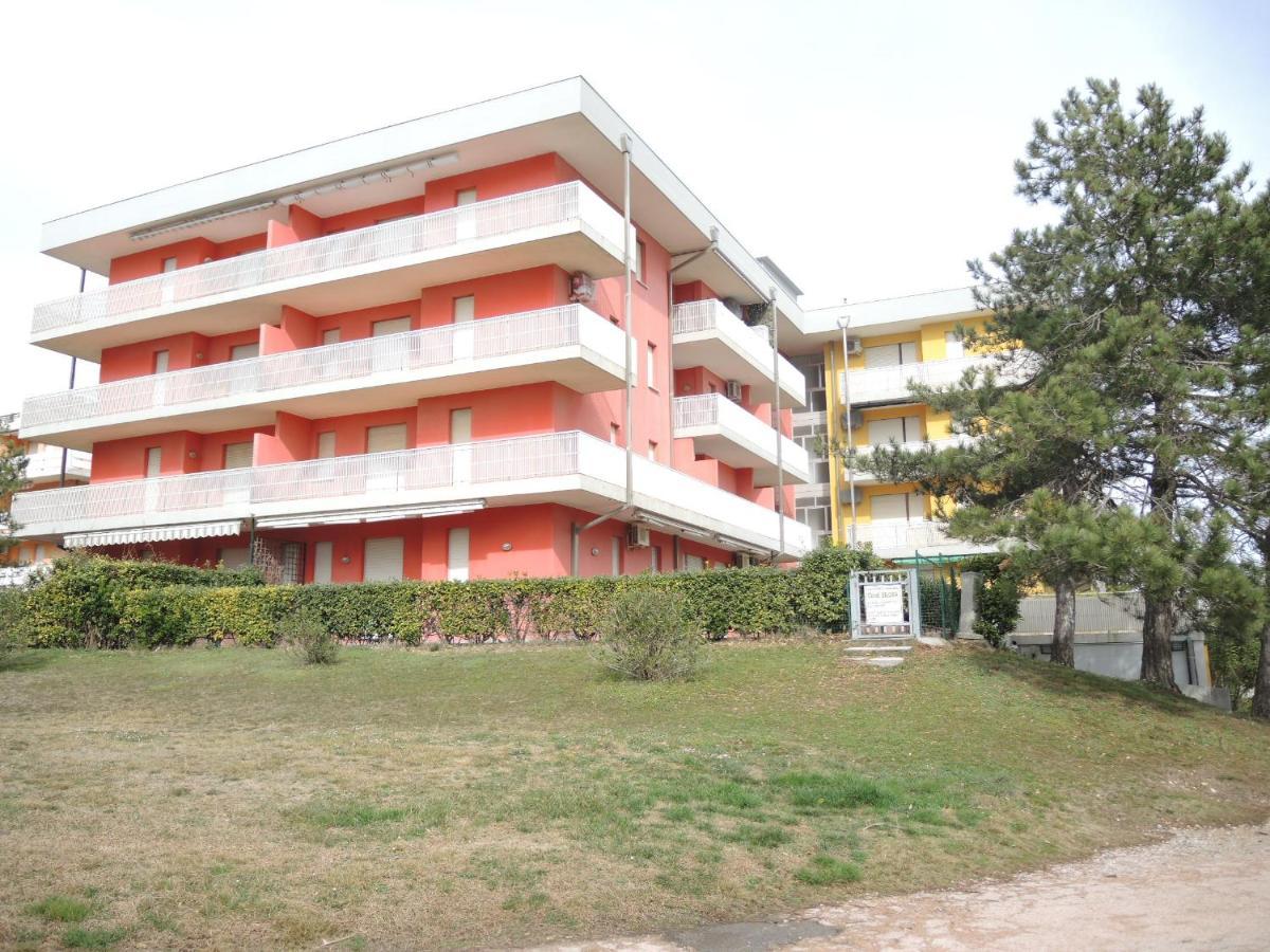 Condominio Biloba Bibione Exterior foto